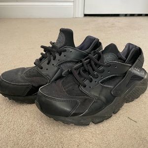 Black Nike shoes